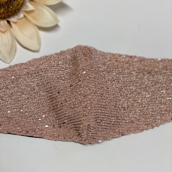 🔥3/$20🔥Rose Gold Sequined Adjustable Face Mask - Picture 3 of 8